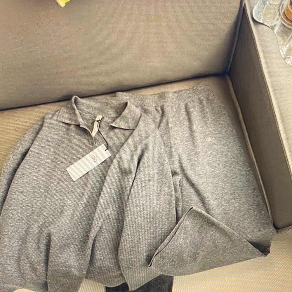 ALO Yoga Heather Gray Lounge Set
